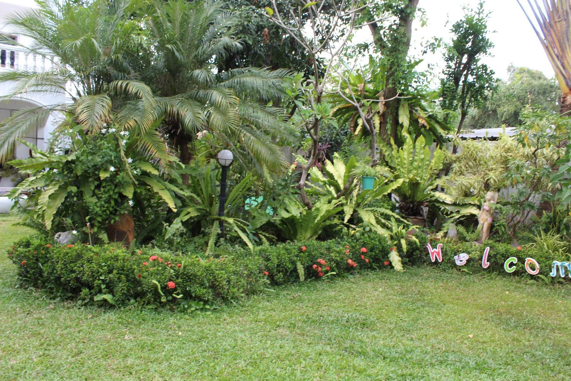 White Elephant Resort Surin Exteriör bild