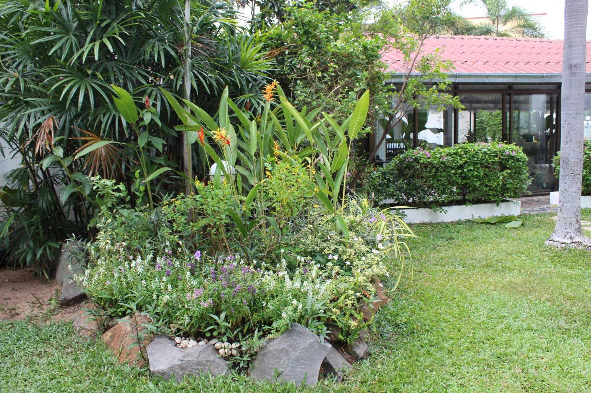 White Elephant Resort Surin Exteriör bild
